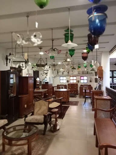 Saanchi Antiques & Treasures